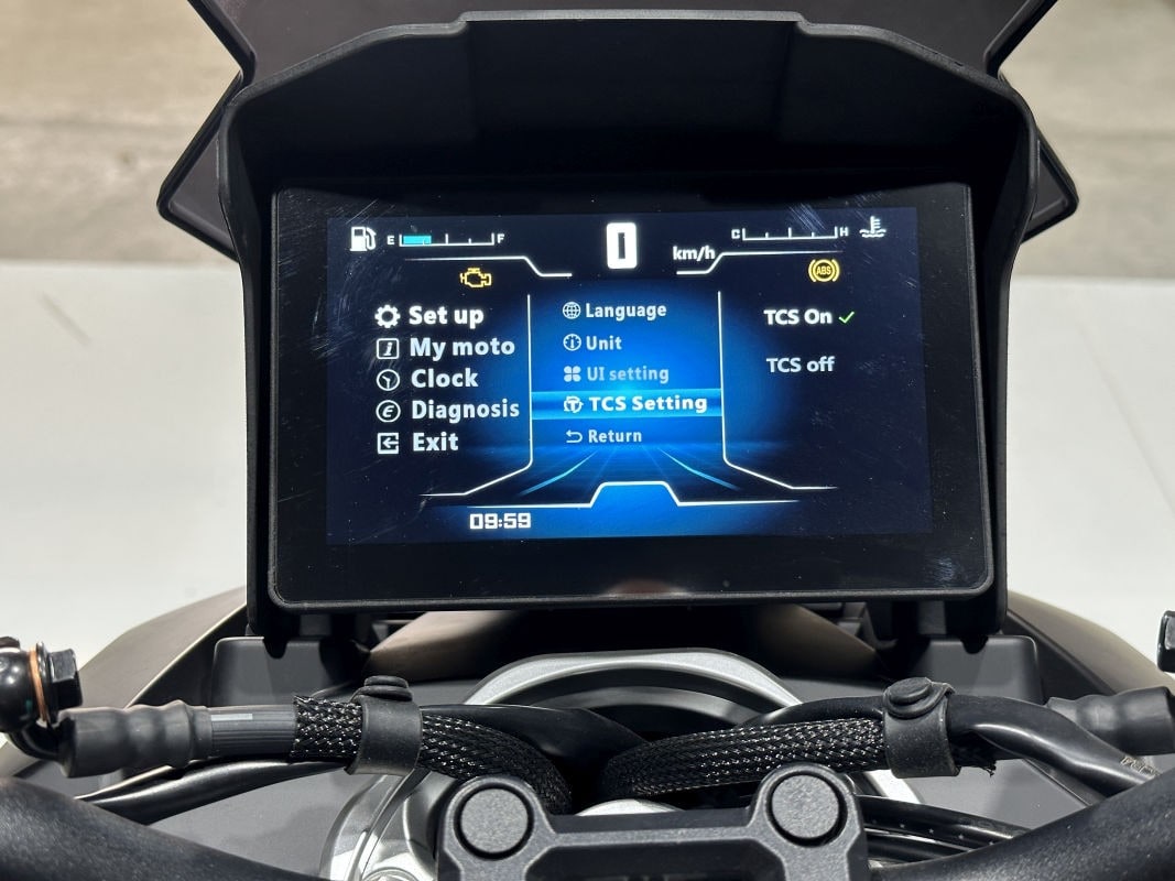 Wottan Sixteen 125: lo scooter spagnolo con ruota da 16" che sfida il traffico urbano